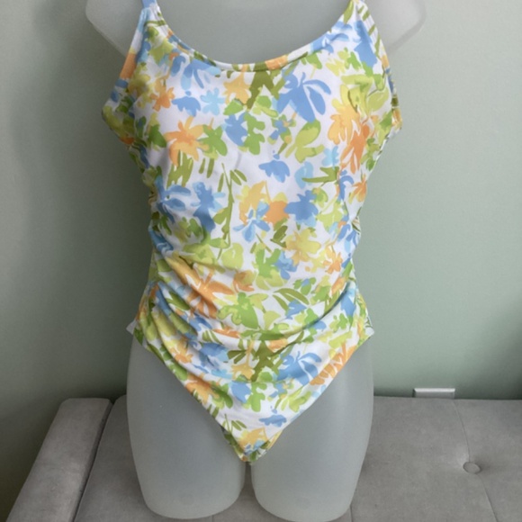 Women’s one piece swimsuit - Picture 2 of 7